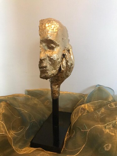 Skulptur mit dem Titel "Pensieri" von Licia Trobia, Original-Kunstwerk, Gips