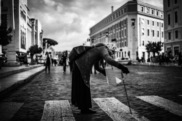 Photographie intitulée "The Beggar" par L'Individu, Œuvre d'art originale, Photographie numérique