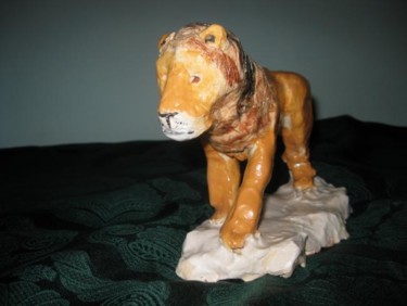 Скульптура под названием "лев" - Lion82, Подлинное произведение искусства, Керамика