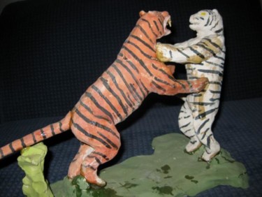 Скульптура под названием "тигриная игра" - Lion82, Подлинное произведение искусства, Керамика