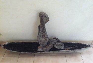 Sculpture titled "Apparition du Passé" by Lioncaresse, Original Artwork, Wood