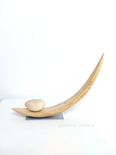 Sculpture titled "In the moon" by Liquette-Gorbach, Original Artwork, Wood