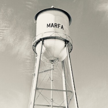 Photographie intitulée "Marfa" par Lisa Trevino, Œuvre d'art originale, Photographie numérique