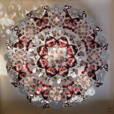 Collages titulada "Mandala Astrantia" por Lison Gangloff, Obra de arte original, Papel