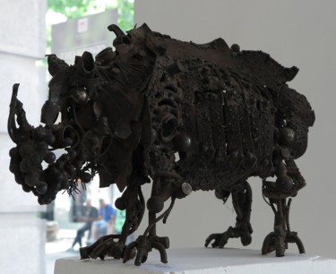 Sculpture titled "Rhinoceros" by Ljuba, Original Artwork, Metals