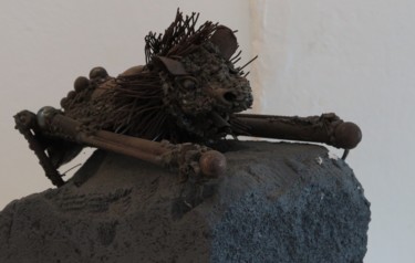 Sculpture titled "Bet" by Ljuba, Original Artwork, Metals