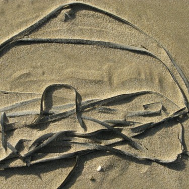 Photographie intitulée "Sur la plage" par Ln Le Cheviller, Œuvre d'art originale