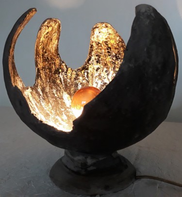 Design titled "lampe en béton noir…" by Lo-Z, Original Artwork