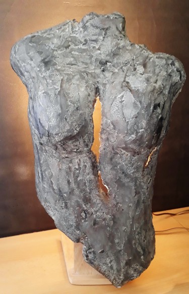 Sculpture titled "Buste en béton" by Lo-Z, Original Artwork, Concrete