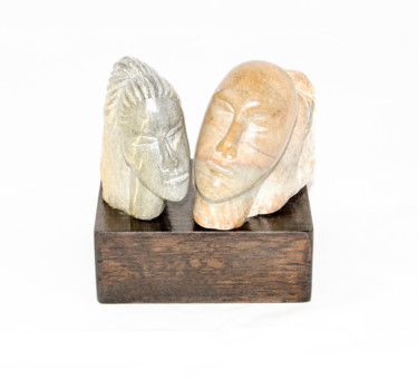 Sculpture intitulée "Tête à tête" par Lode, Œuvre d'art originale, Pierre Monté sur Panneau de bois