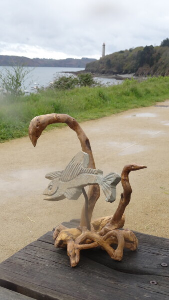 Sculpture titled "poisson sur branche" by Loic Carmes, Original Artwork, Stone