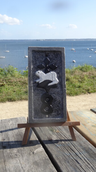 Sculpture titled "plaque de porte" by Loic Carmes, Original Artwork, Stone