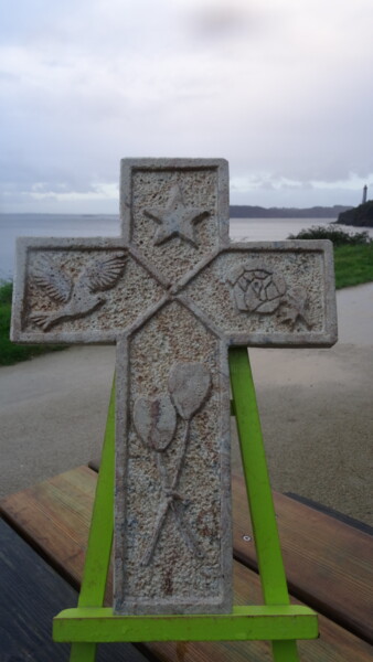 Sculpture titled "croix" by Loic Carmes, Original Artwork, Stone
