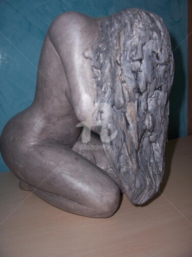 Sculpture titled "FEMME AU BAIN" by Lola Zaro, Original Artwork, Clay