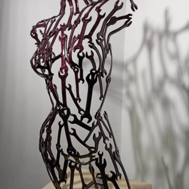 Skulptur mit dem Titel "Valentine" von Looki0732, Original-Kunstwerk, Edelstahl