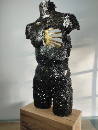 Sculpture titled "Memento vivere" by Looki0732, Original Artwork, Metals