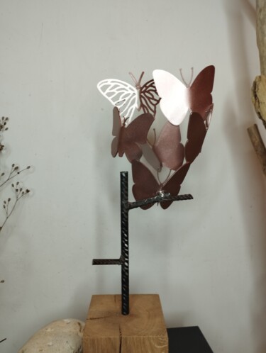 Skulptur mit dem Titel "La branche a papill…" von Looki0732, Original-Kunstwerk, Metalle
