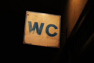 Photographie intitulée "cartello WC color s…" par Lorenzo Corti, Œuvre d'art originale, Photographie numérique