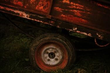 Photography titled "carro rosso" by Lorenzo Corti, Original Artwork, Digital Photography