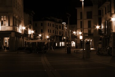Photography titled "centro Lecco" by Lorenzo Corti, Original Artwork, Digital Photography