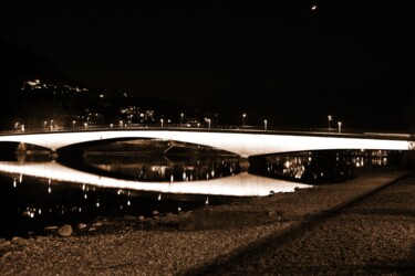 Фотография под названием "ponte bianco" - Lorenzo Corti, Подлинное произведение искусства, Цифровая фотография