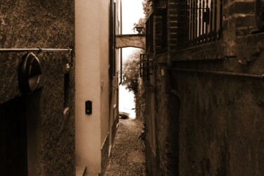 Photography titled "vecchio vicolo" by Lorenzo Corti, Original Artwork, Digital Photography