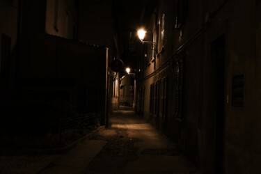 Photography titled "vicolo notturno" by Lorenzo Corti, Original Artwork, Digital Photography