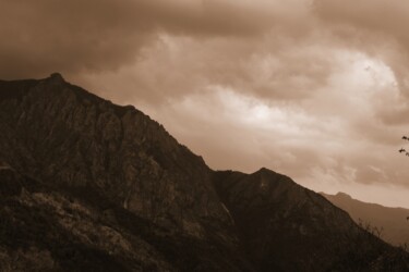 Fotografia zatytułowany „montagna” autorstwa Lorenzo Corti, Oryginalna praca, Fotografia cyfrowa