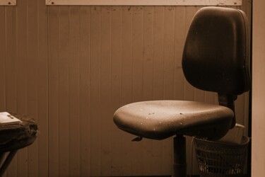 Fotografia intitolato "sedia" da Lorenzo Corti, Opera d'arte originale, Fotografia digitale