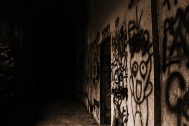 Fotografia intitolato "corridoi buio#2" da Lorenzo Corti, Opera d'arte originale, Fotografia digitale