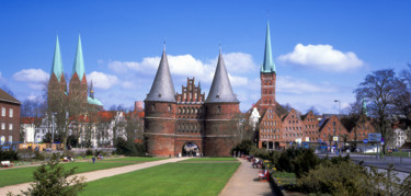 Fotografie mit dem Titel "Hansestadt Lübeck" von Lothar Reupert, Original-Kunstwerk, Analog Fotografie