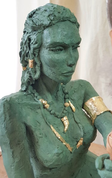 Sculpture titled "ISA" by Lou Henix, Original Artwork, Clay