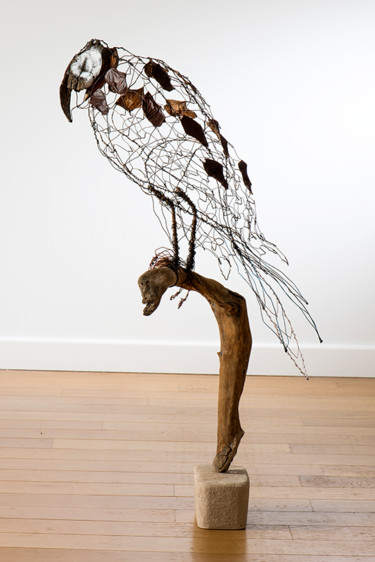 Sculpture intitulée "perroquet automnal" par Laurence Van Baren, Œuvre d'art originale, Bois