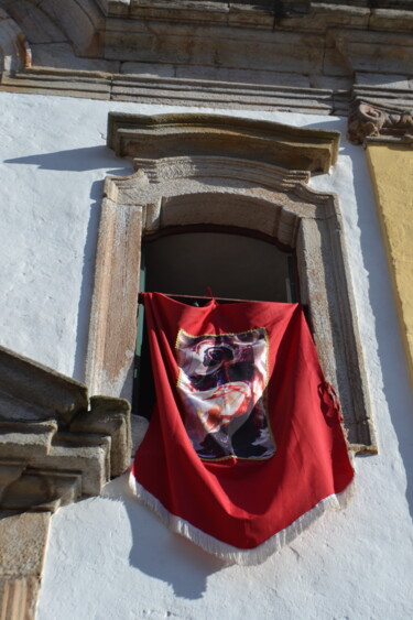 Fotografie getiteld "Window with a relig…" door Luiz Pantaleão (Panta), Origineel Kunstwerk, Niet gemanipuleerde fotografie