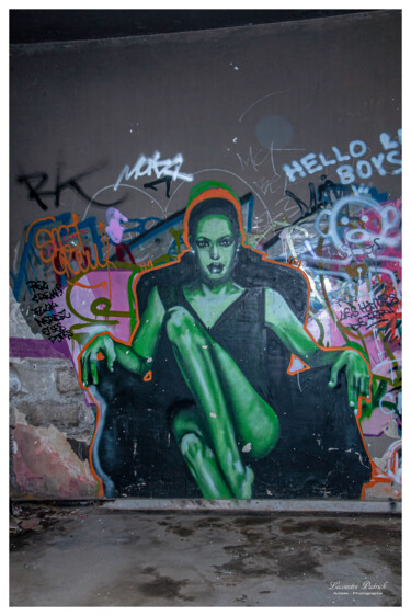 Photography titled "street art urbex 2" by Lecointre Patrick Artiste - Photographe, Original Artwork, Analog photography