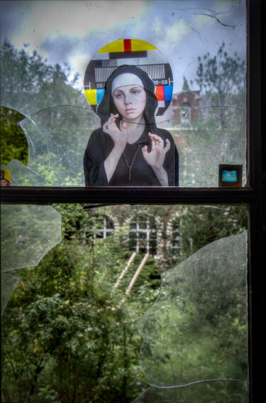 Photographie intitulée "La vierge [at] l'OR…" par Luc Marie Martin, Œuvre d'art originale, Photographie numérique