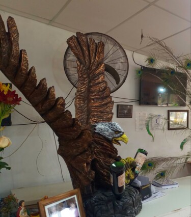 Skulptur mit dem Titel "Aguila Americana" von Lucas Mauricio Contreras (LMContreras), Original-Kunstwerk, Holz