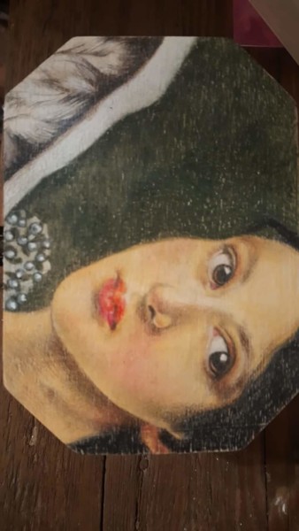 Disegno intitolato "Scatola decorata a…" da Luciana Teora, Opera d'arte originale, Pastello