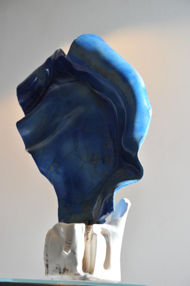 Sculpture titled "Verso la luce" by Luciana Perego, Original Artwork, Ceramics