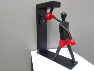 Sculpture titled "Coup de poing" by Ludo, Original Artwork, Metals