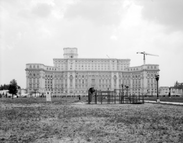 Photographie intitulée "Palais du Parlement…" par Ludovic Michaux (Ludom), Œuvre d'art originale, Photographie argentique