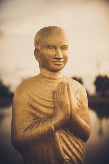 Photographie intitulée "Statue d'or d'un Bo…" par Ludovic Miath, Œuvre d'art originale, Photographie numérique