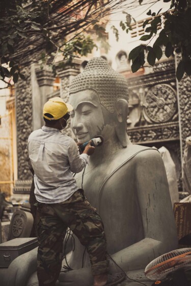 Fotografie getiteld "Artisan Cambodgien…" door Ludovic Miath, Origineel Kunstwerk, Digitale fotografie
