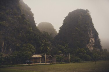 Photographie intitulée "Ninh Binh, Région K…" par Ludovic Miath, Œuvre d'art originale, Photographie numérique