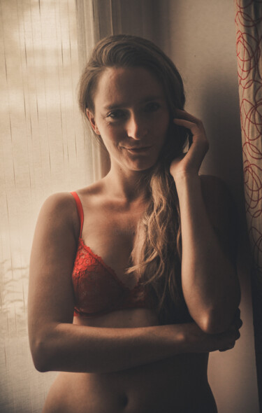 Photography titled "Lingerie rouge" by Ludovic Miath, Original Artwork, Digital Photography