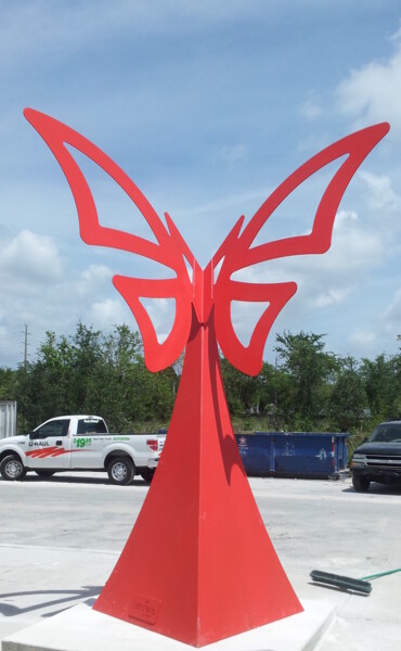 Скульптура под названием "Standing Papillon" - Lugufelo, Подлинное произведение искусства, Металлы