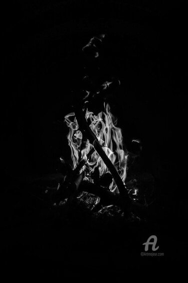Photography titled "Fireplace" by Luigi Veggetti, Original Artwork, Digital Photography