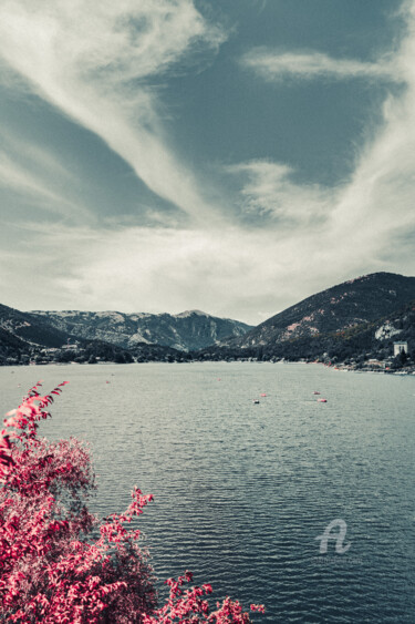 Fotografia intitolato "Mountain Lake II" da Luigi Veggetti, Opera d'arte originale, Fotografia digitale