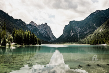 Fotografia intitolato "Lake in the Mountai…" da Luigi Veggetti, Opera d'arte originale, Fotografia digitale