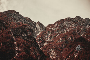 Fotografia intitolato "Red Mountain II" da Luigi Veggetti, Opera d'arte originale, Fotografia digitale